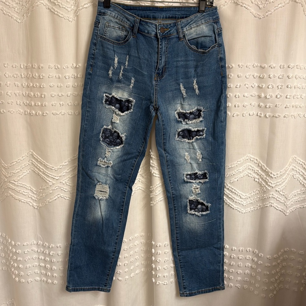 Cute Skull Detail Jeans Distressed- Medium
